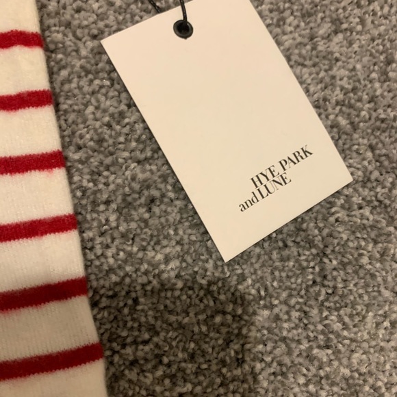 Hye Park and Lune Stars and Stripes Soft Sweater - Picture 5 of 5